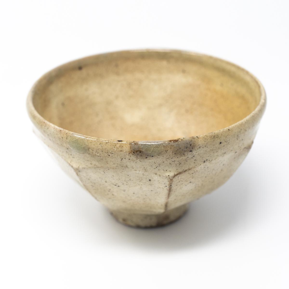 Powder Cream Faceted Meshiwan Bowl