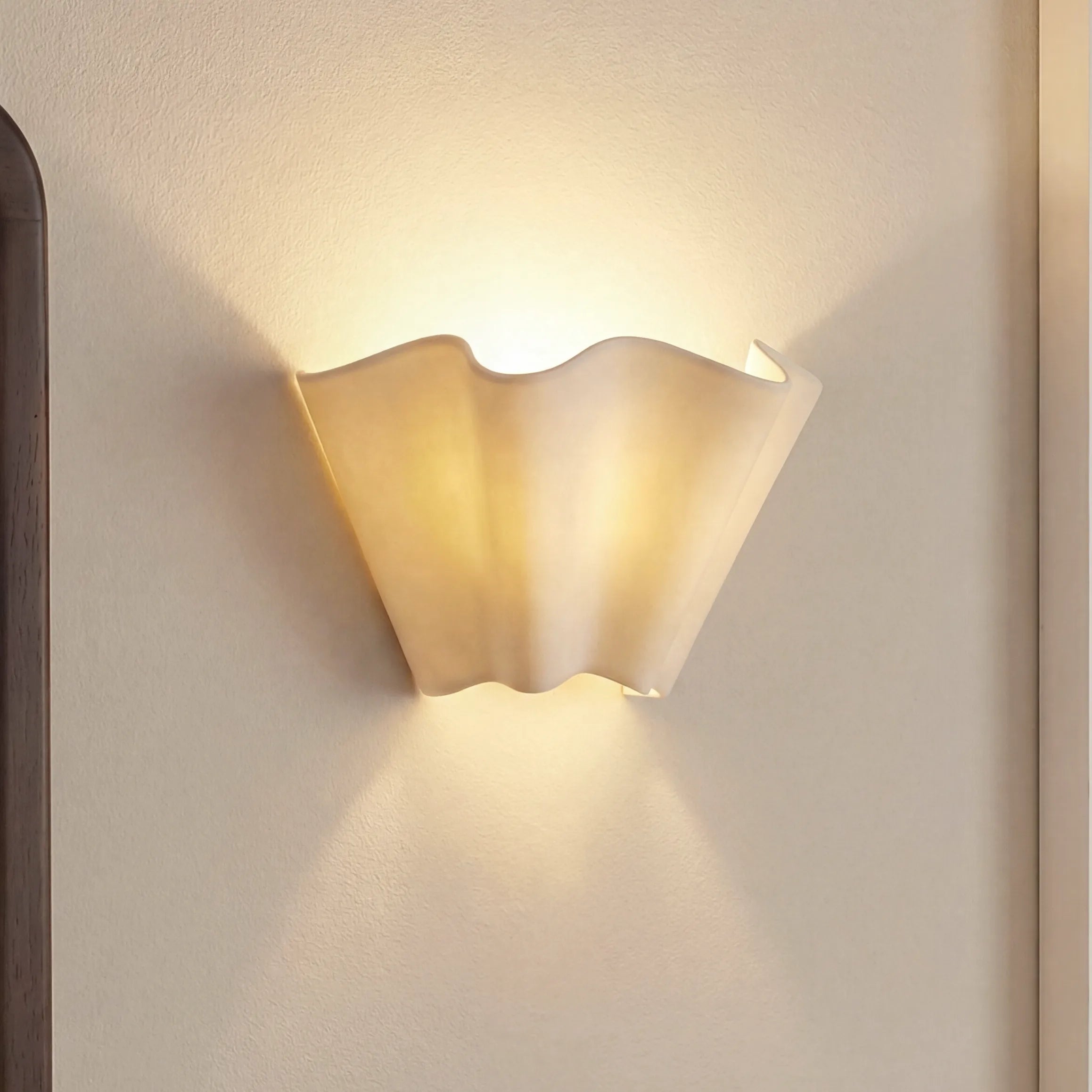 Royelux Modern Wavy Ivory Linen Wall Sconce